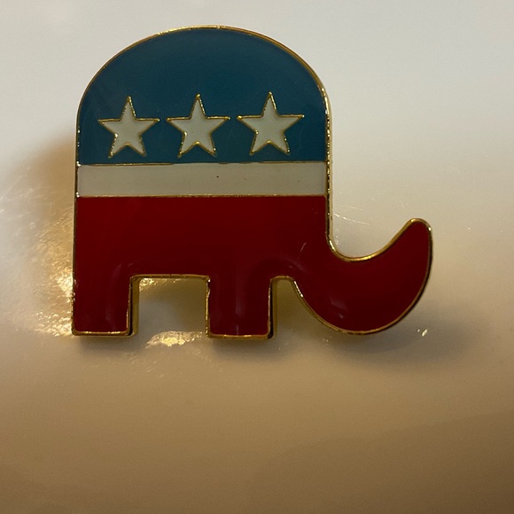 🇺🇸Republican Party Elephant Gold Pin!🐘 - Picture 7 of 11